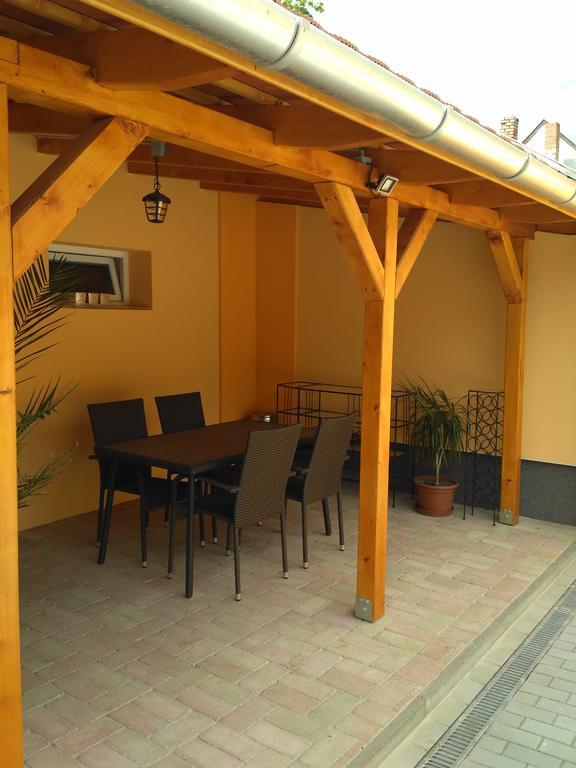 Paradise Apartmanhaz Έγκερ Εξωτερικό φωτογραφία